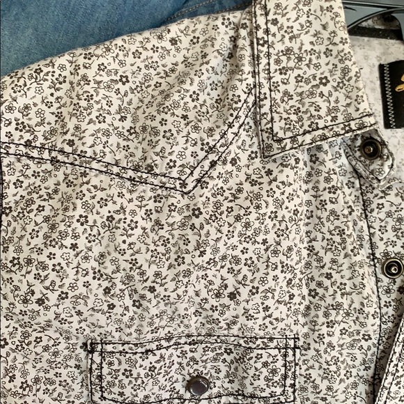 Men’s button up size medium - Picture 5 of 8